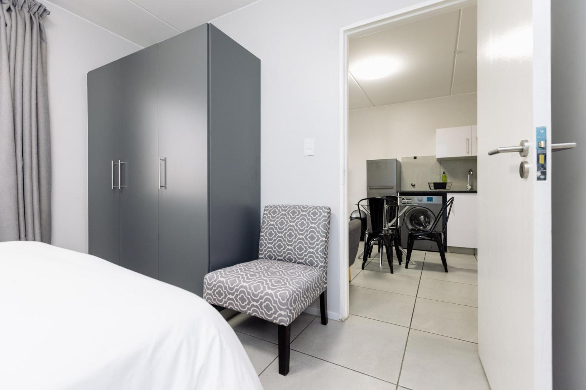 MINT Express Sandton View Johannesburg Exterior foto